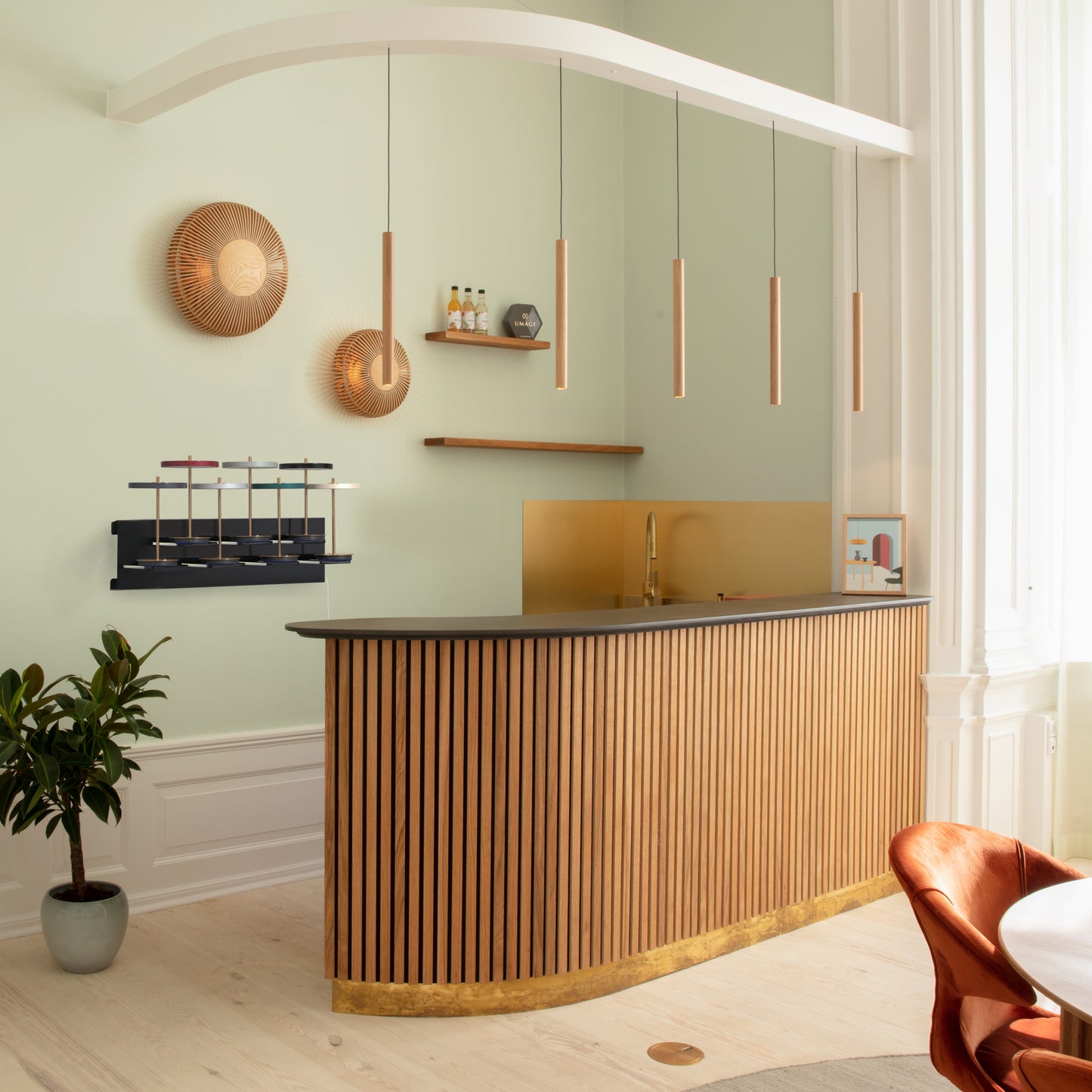 UMAGE Chimes Tall Oak - US — styled interior view